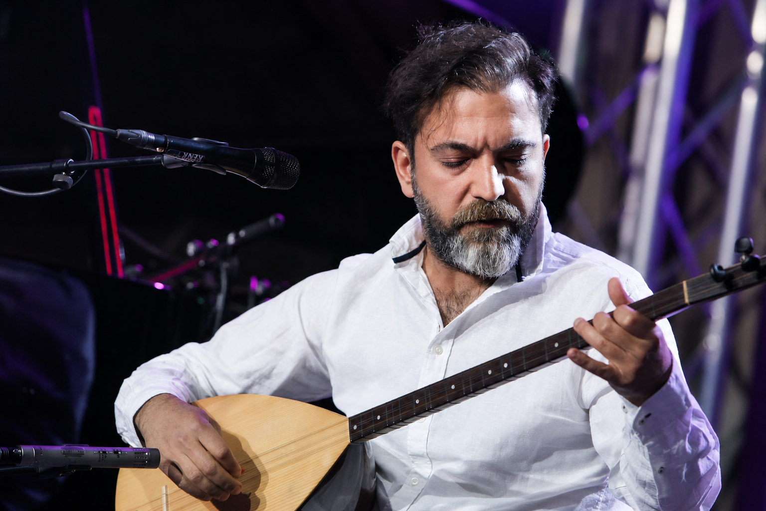 Taner Akyol mit Bağlama